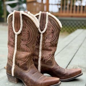 Ariat Brown, Pink and Cream Sherpa Lined Cowgirl Boots 🤠